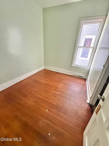 $1,500 | 70 Academy Street, Unit 1, Amsterdam, NY 12010