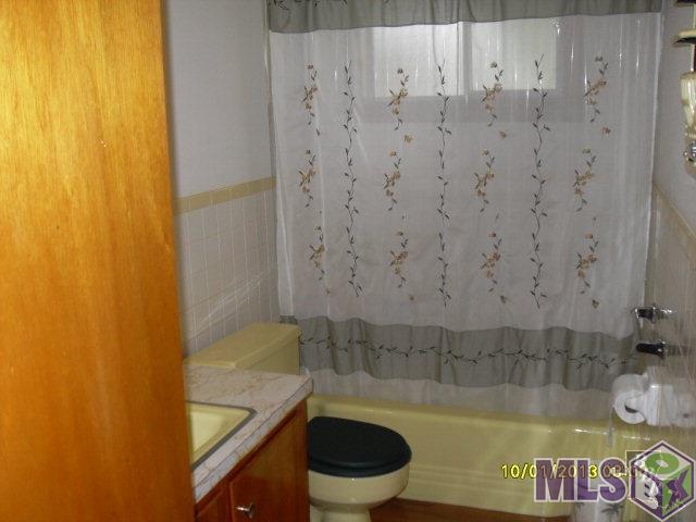 204 Hospital Drive Raceland, LA 70394 - Photo 10 of 12 Bathroom 1