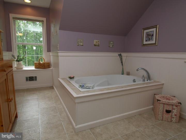 2405 Schaffer Road Pottstown, PA 19464 - Photo 18 of 25 Gallery Image 18
