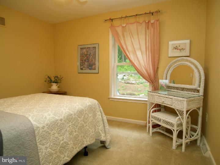 2405 Schaffer Road Pottstown, PA 19464 - Photo 22 of 25 Gallery Image 22