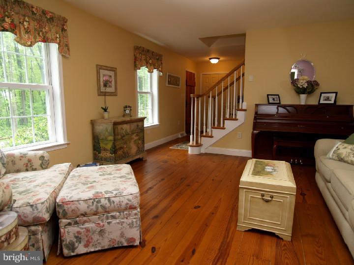 2405 Schaffer Road Pottstown, PA 19464 - Photo 5 of 25 Gallery Image 5