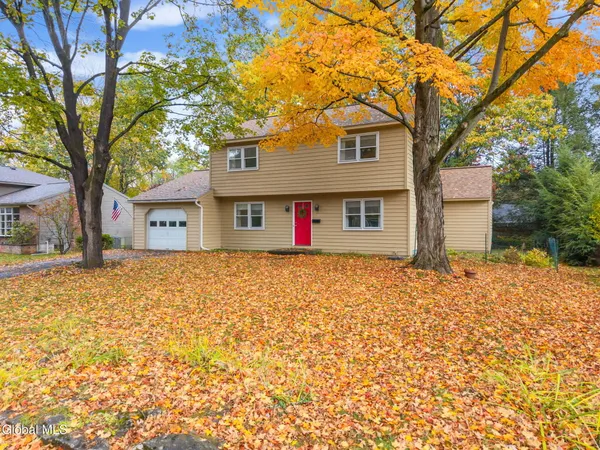 $400,000 | 29 Bennett Terrace, Bethlehem, NY 12054