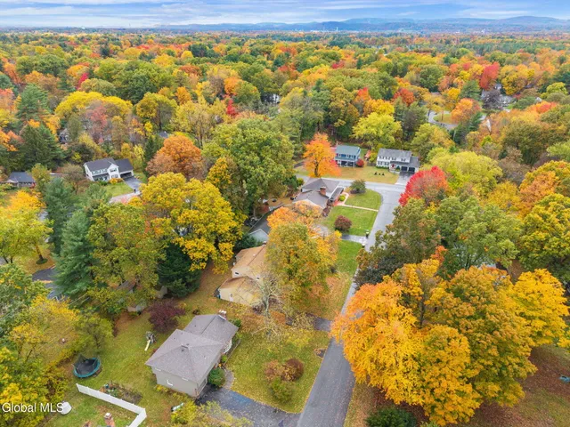 $395,000 | 29 Bennett Terrace, Bethlehem, NY 12054