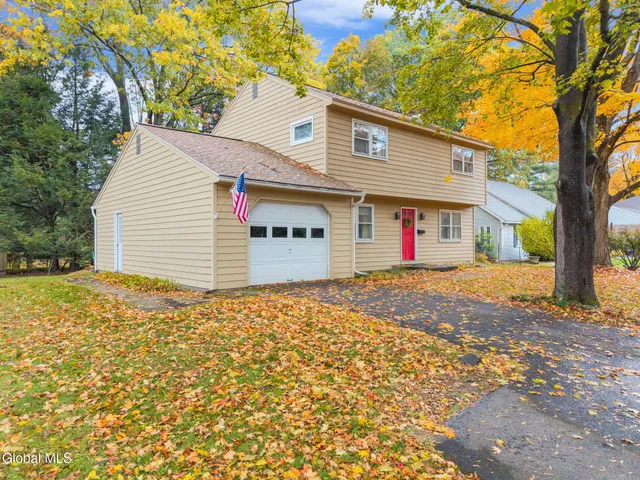 $395,000 | 29 Bennett Terrace, Bethlehem, NY 12054