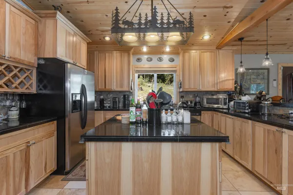 $849,900 | 1 Miller Lane, Cascade, ID 83611