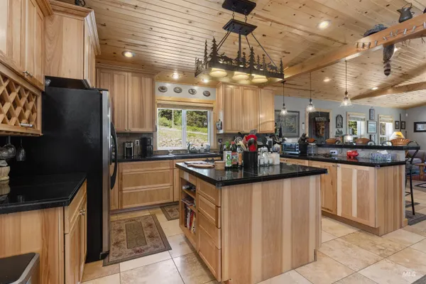 $849,900 | 1 Miller Lane, Cascade, ID 83611
