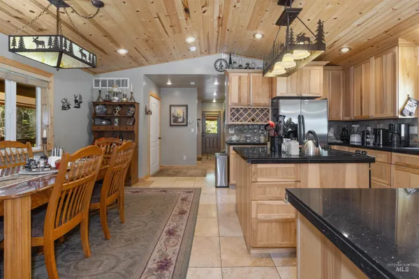 $849,900 | 1 Miller Lane, Cascade, ID 83611