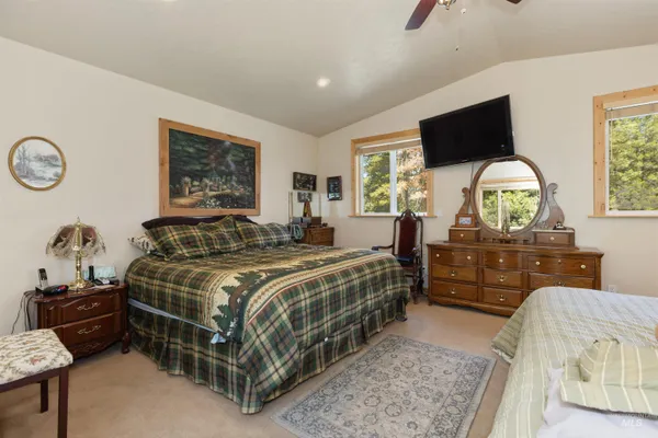 $849,900 | 1 Miller Lane, Cascade, ID 83611