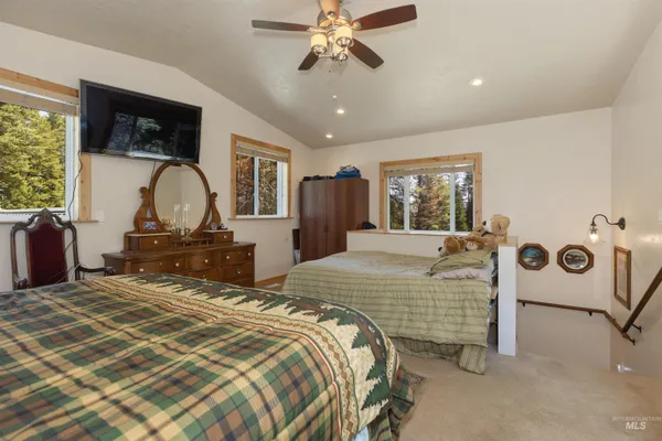 $849,900 | 1 Miller Lane, Cascade, ID 83611