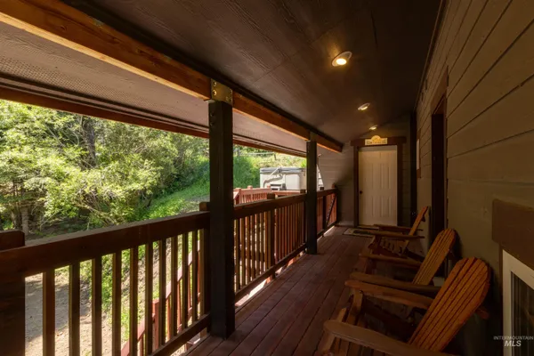 $849,900 | 1 Miller Lane, Cascade, ID 83611
