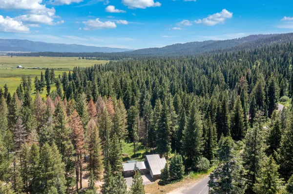 $849,900 | 1 Miller Lane, Cascade, ID 83611