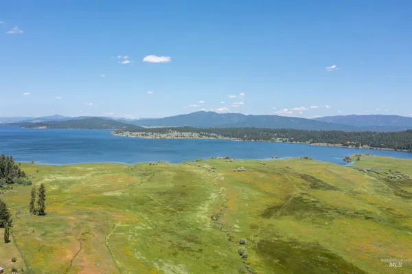 $849,900 | 1 Miller Lane, Cascade, ID 83611