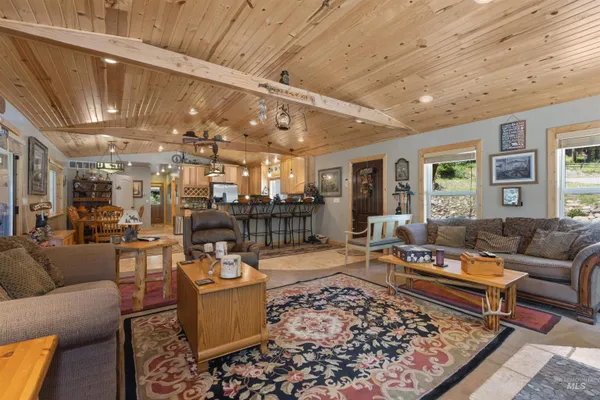 $849,900 | 1 Miller Lane, Cascade, ID 83611