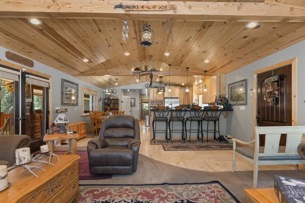 $849,900 | 1 Miller Lane, Cascade, ID 83611