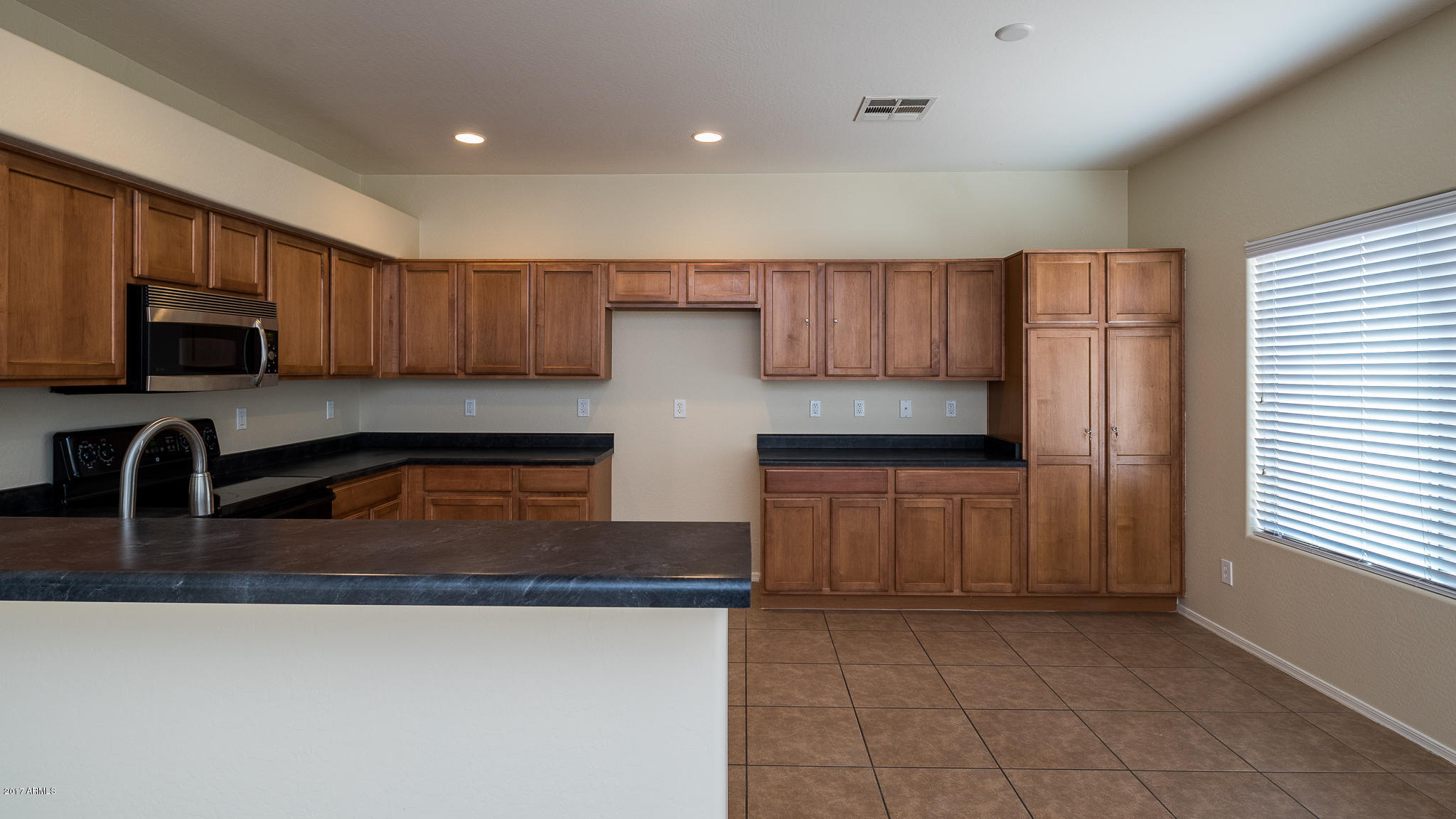 10221 West Chipman Road Tolleson, AZ 85353 - Photo 17 of 40 DSC08222