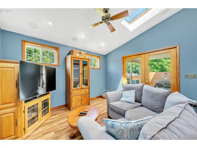 $525,000 | 114 Calumet Circle, Eugene, OR 97404