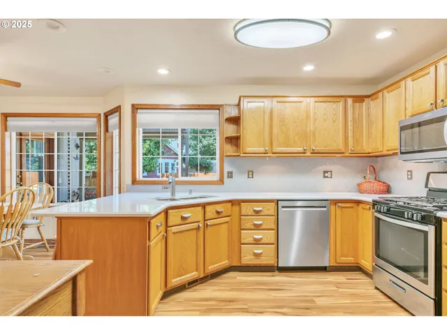 $525,000 | 114 Calumet Circle, Eugene, OR 97404