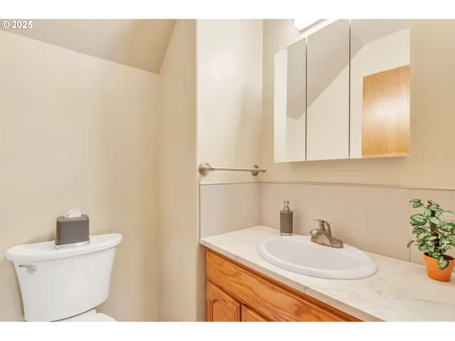 $525,000 | 114 Calumet Circle, Eugene, OR 97404