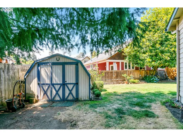 $525,000 | 114 Calumet Circle, Eugene, OR 97404