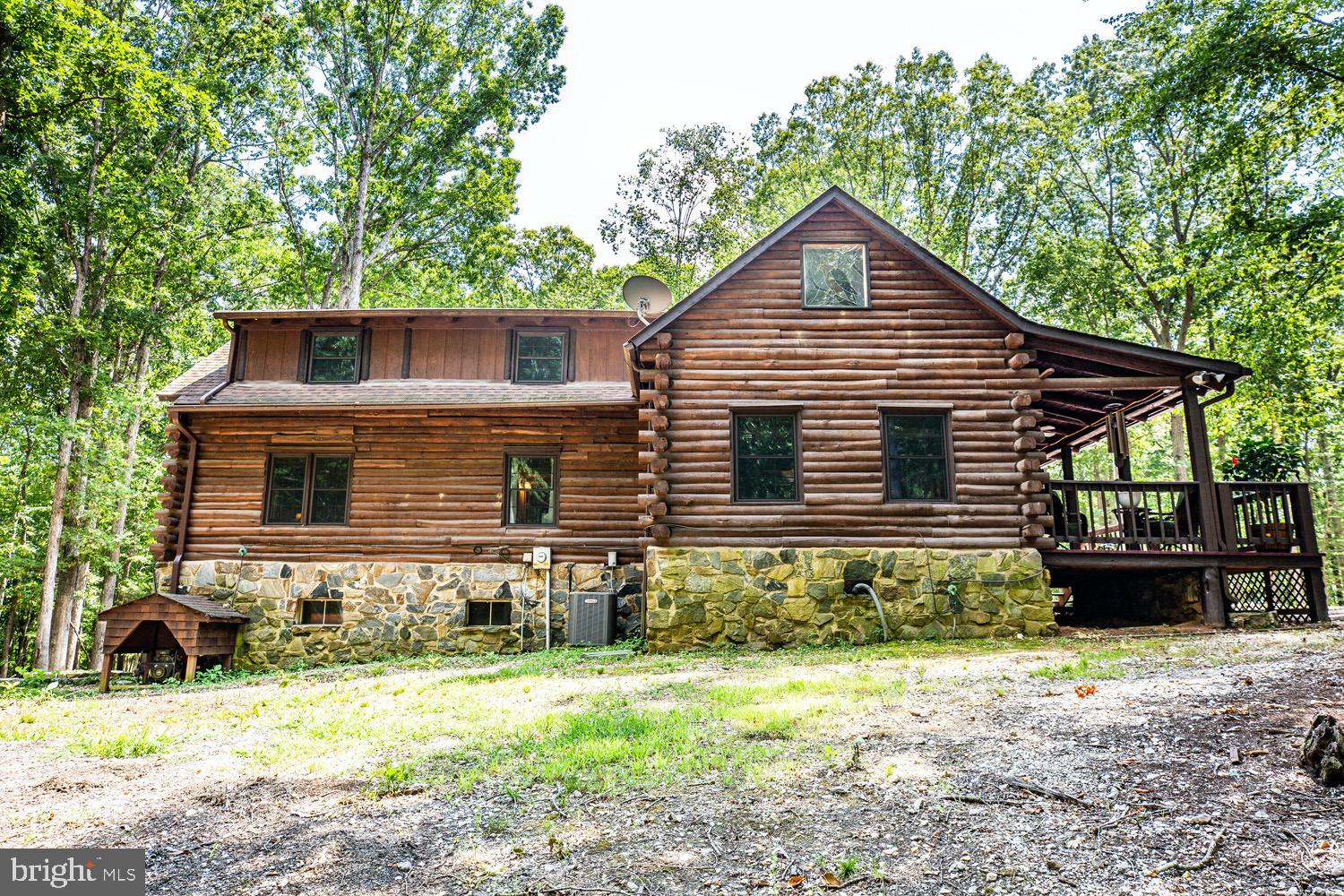 1735 Log Cabin Road Beaverdam, VA 23015 - Photo 49 of 73 Side of Home!