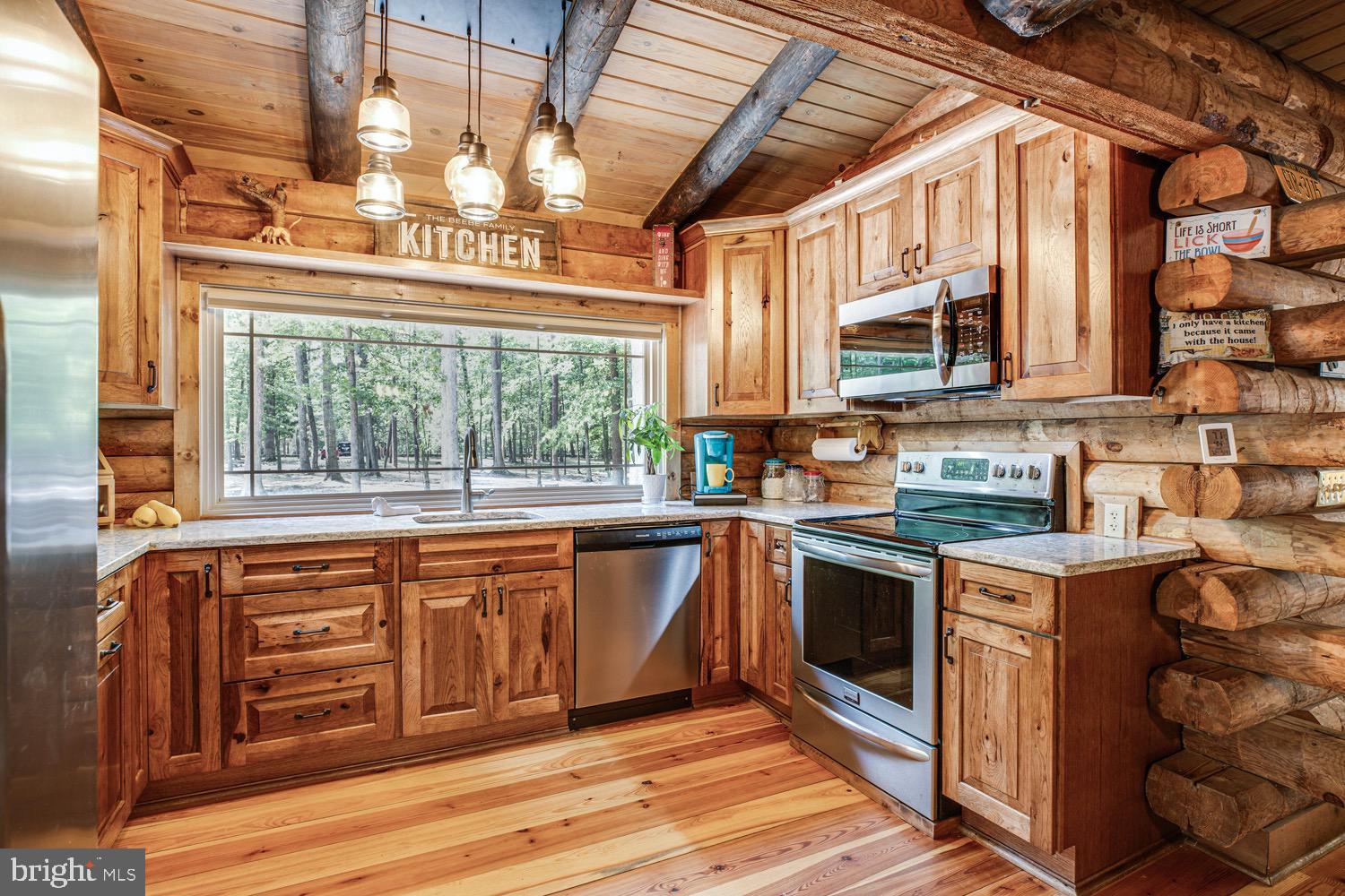 1735 Log Cabin Road Beaverdam, VA 23015 - Photo 8 of 73 Kitchen with Lovely Upgrades