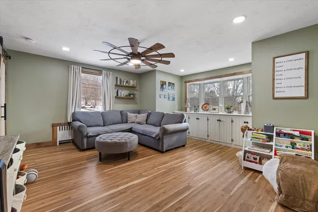 $579,900 | 127 North Main Street, West Boylston, MA 01583