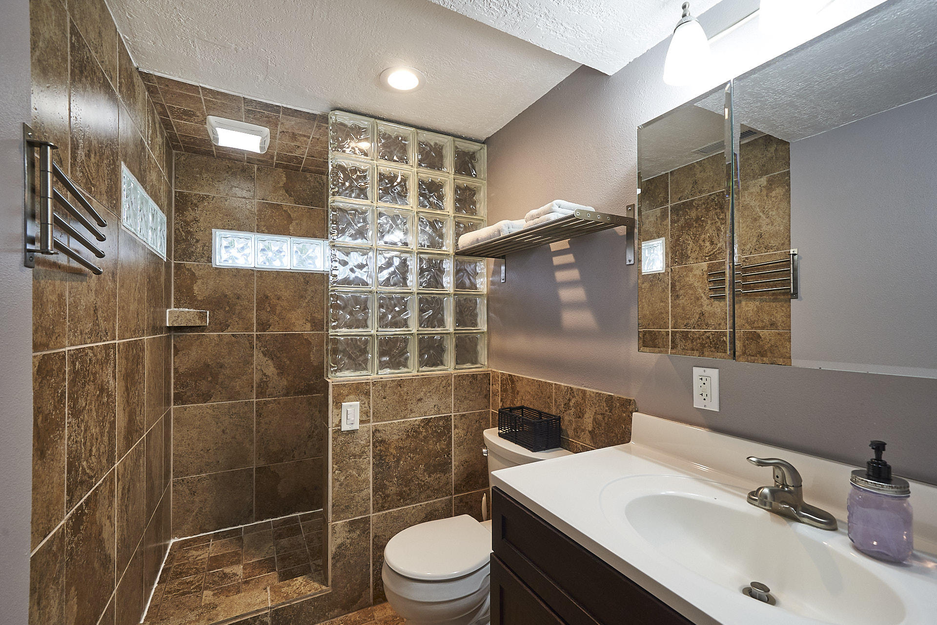 7160 Alderbrook Road Tillamook, OR 97141 - Photo 19 of 35 7160 Alderbrook bathroom