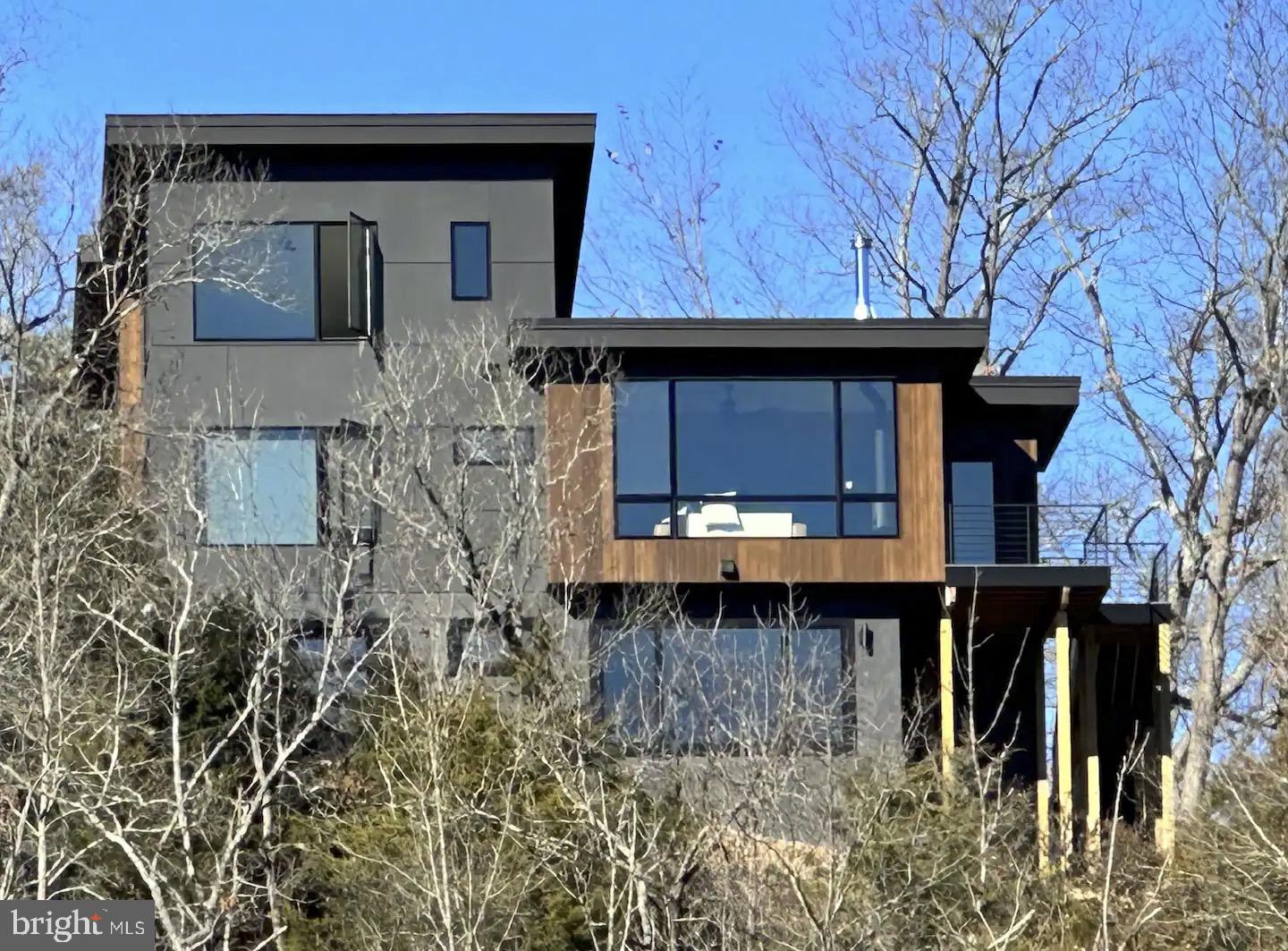 316 Sycamore Road Mount Jackson, VA 22842 - Photo 4 of 10 a house view with a outdoor space