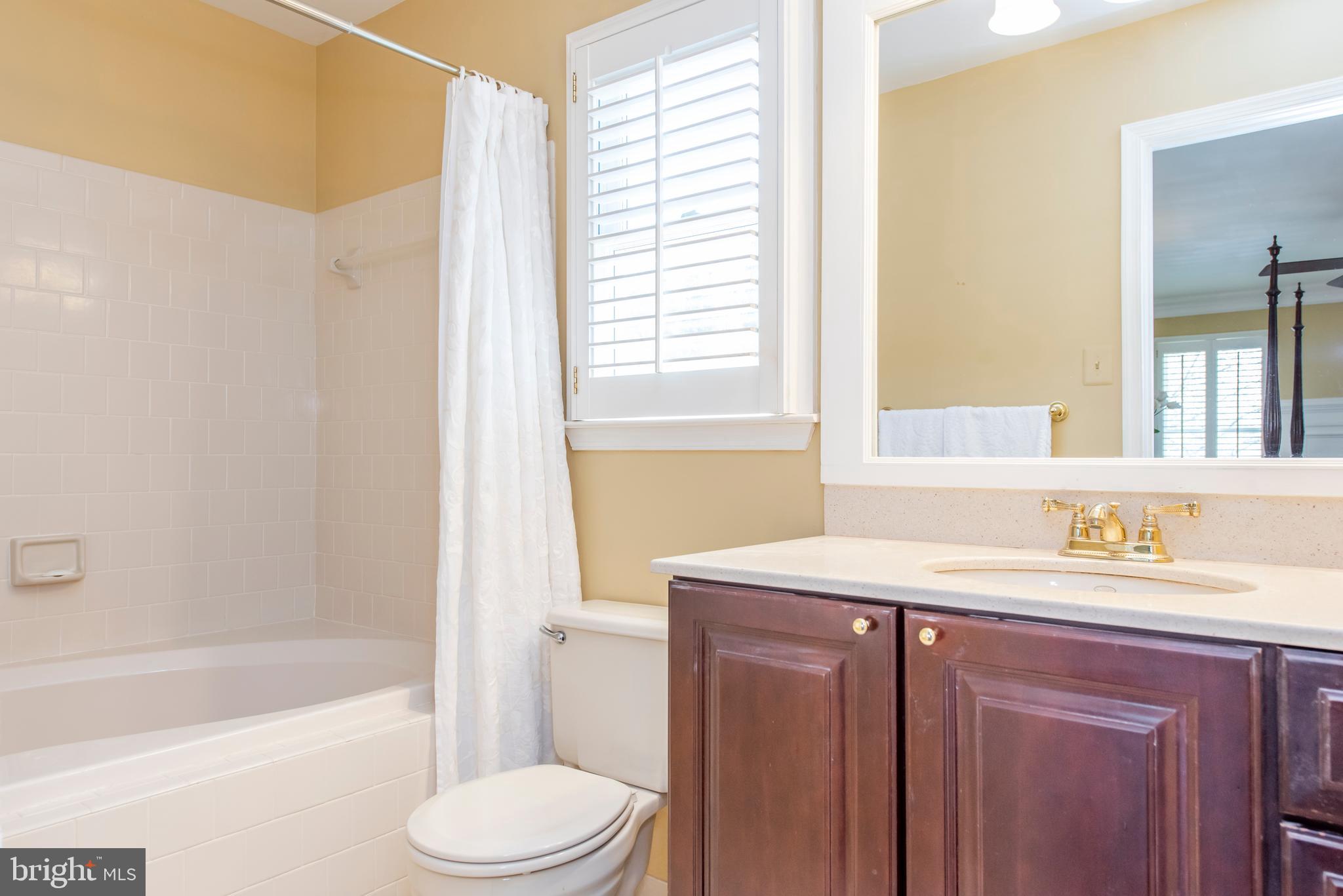 4915 Harrogate Road Ellicott City, MD 21043 - Photo 27 of 60 Owners Bath