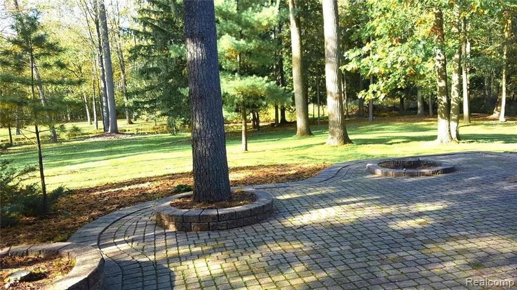 4828 Arrowhead Road West Bloomfield, MI 48323 - Photo 6 of 44 Gallery Image 6