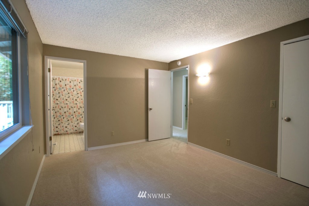 15901 Southeast 178th Street Renton, WA 98058 - Photo 8 of 19 Gallery Image 8