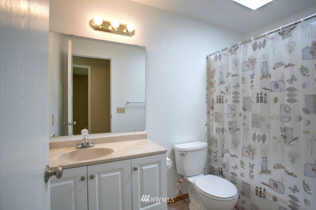 15901 Southeast 178th Street Renton, WA 98058 - Photo 10 of 19 Gallery Image 10