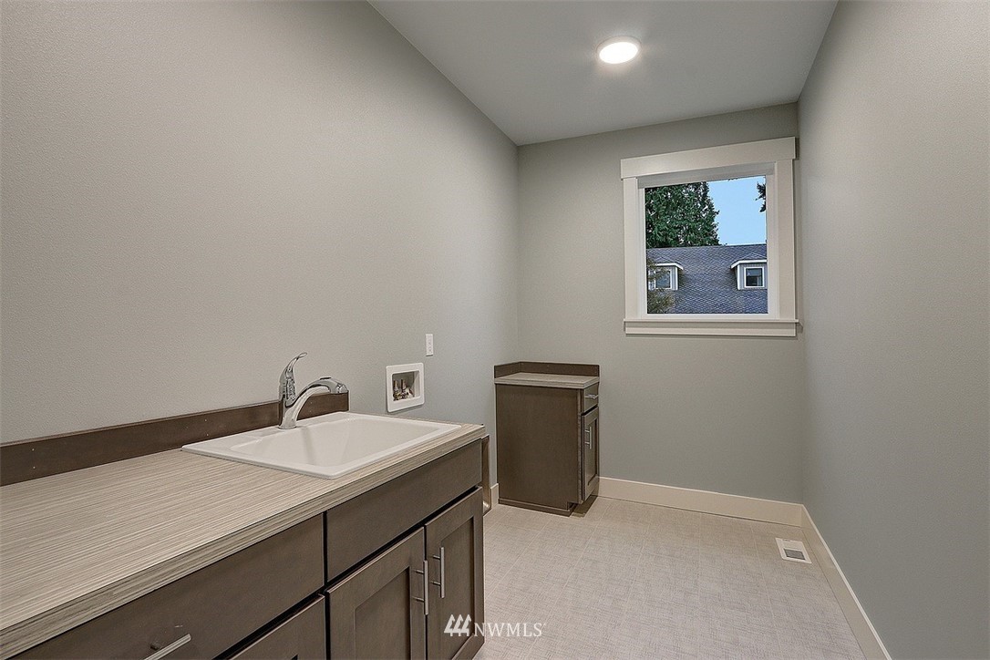 712 13th Way Southwest Edmonds, WA 98020 - Photo 24 of 27 Gallery Image 24