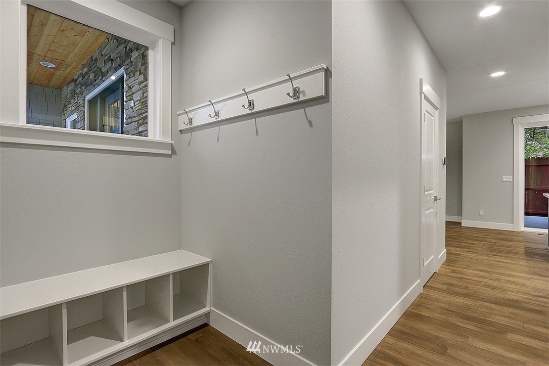 712 13th Way Southwest Edmonds, WA 98020 - Photo 10 of 27 Gallery Image 10