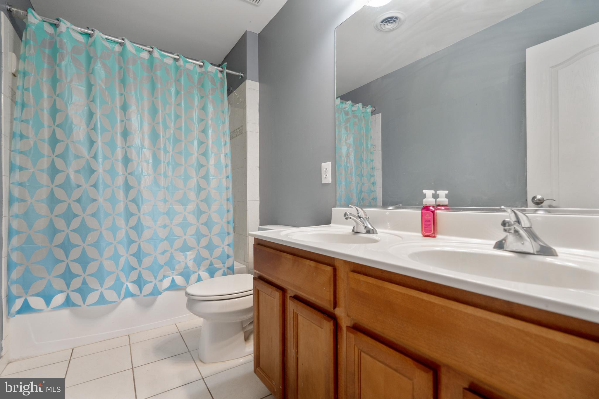 6935 Riverdale Road Lanham, MD 20706 - Photo 31 of 52 Spacious Shared Bath