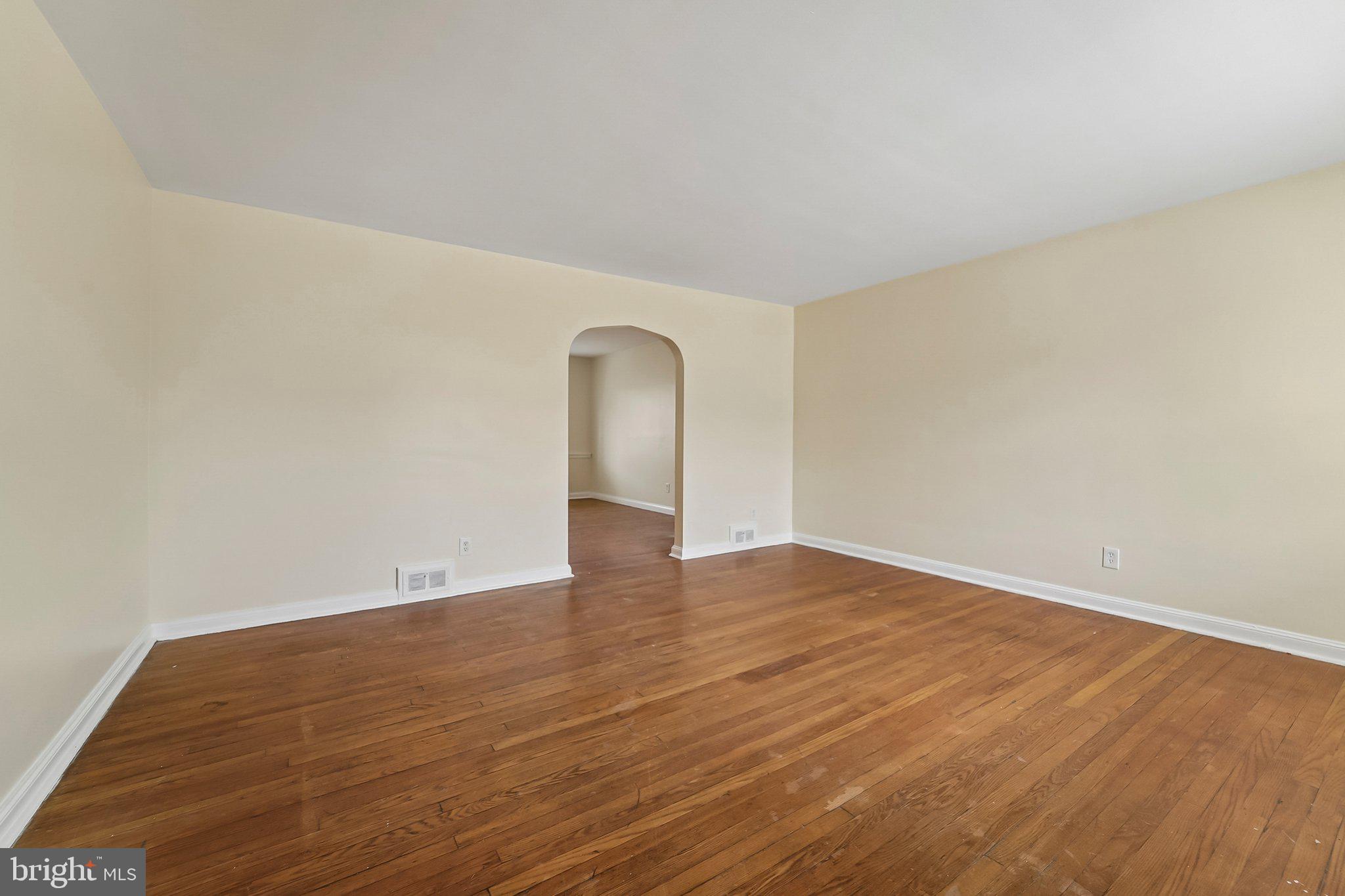 1930 Northbourne Road Baltimore, MD 21239 - Photo 3 of 37 Gallery Image 3