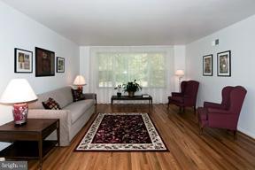 13416 Doncaster Lane Silver Spring, MD 20904 - Photo 2 of 28 Living Room