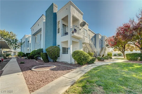 $271,999 | 2201 Ramsgate Drive, Unit 911, Henderson, NV 89074