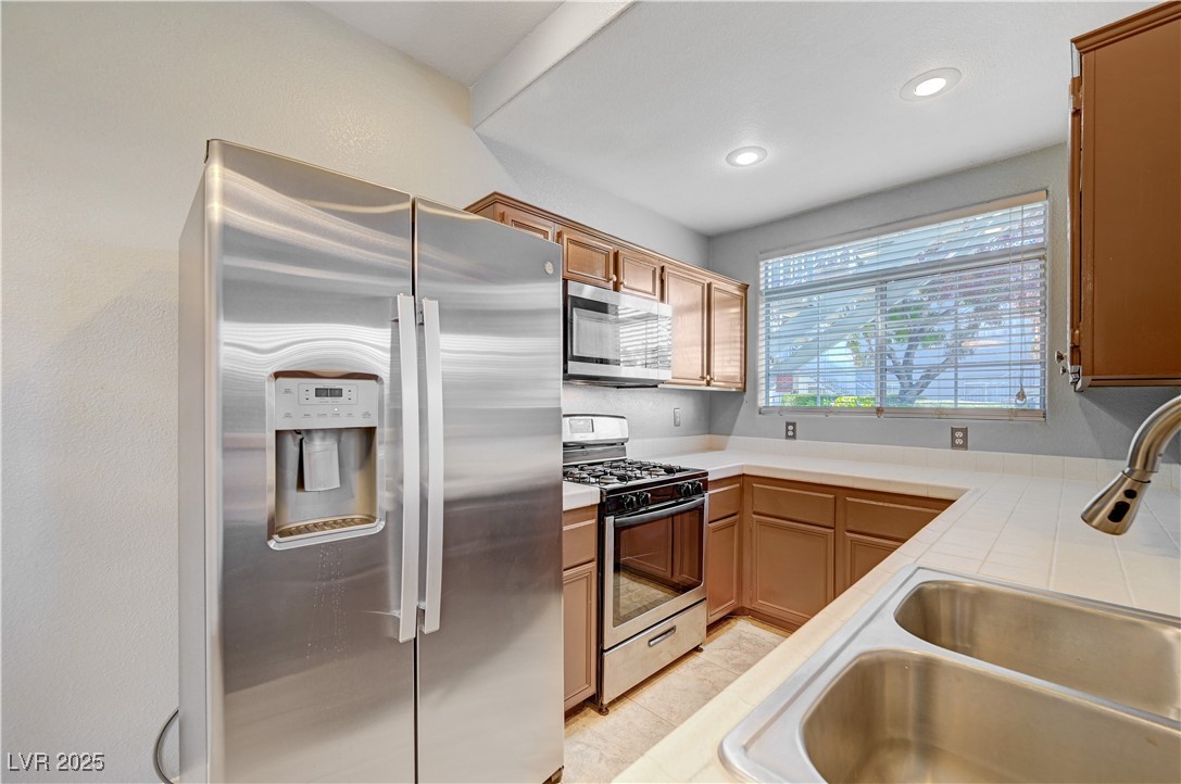 2201 Ramsgate Drive, Unit 911 Henderson, NV 89074 - Photo 7 of 39