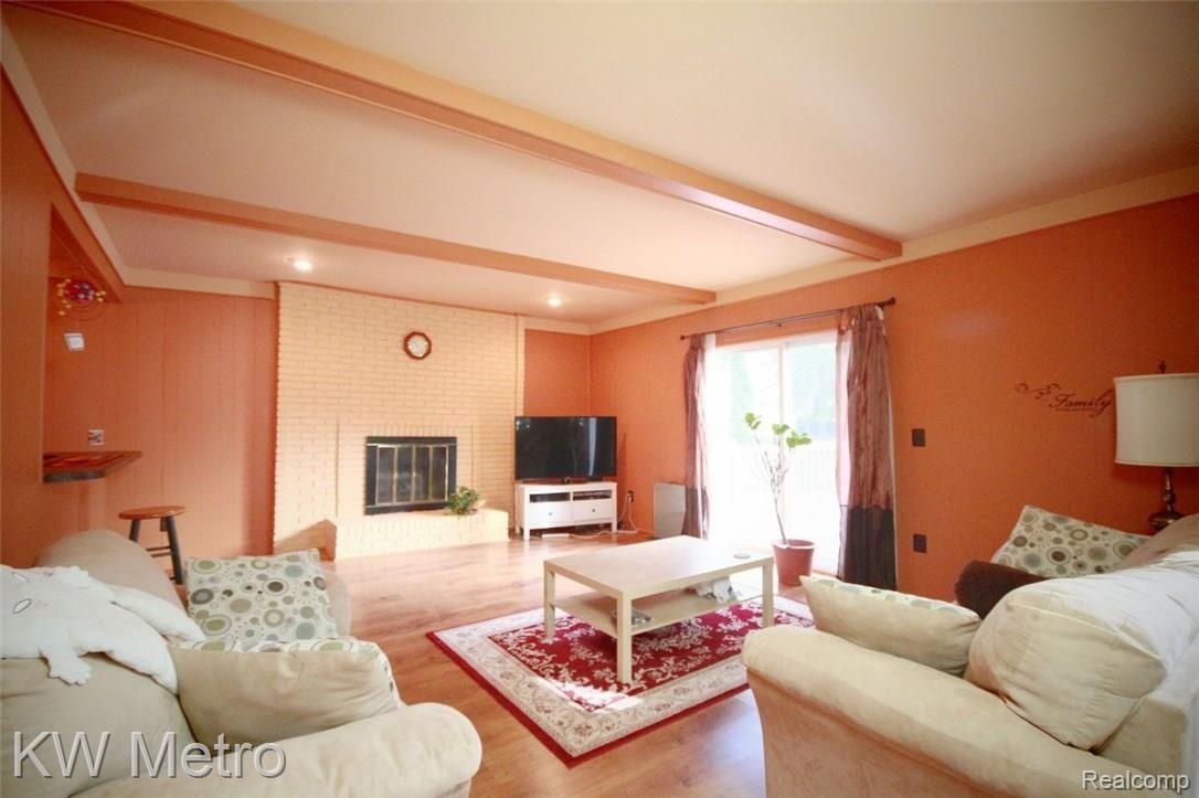 272 Pepper Tree Lane Rochester, MI 48309 - Photo 14 of 34 IMG_1707.jpg
