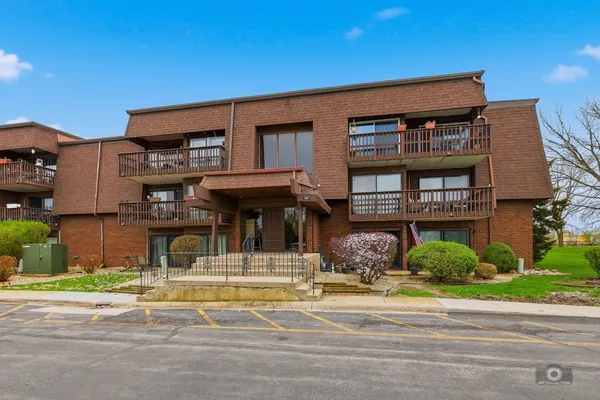 $145,000 | 1619 Richmond Street, Unit 206, Joliet, IL 60435