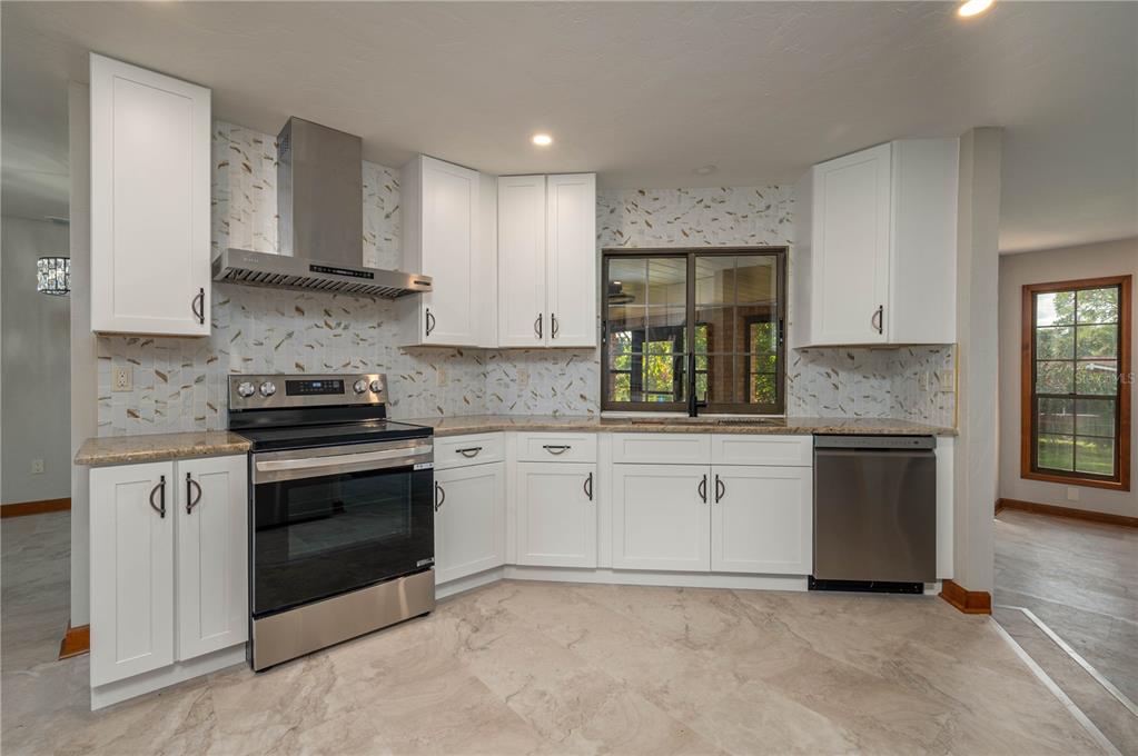 24 Lake Avenue Winter Haven, FL 33880 - Photo 14 of 39 Gallery Image 14