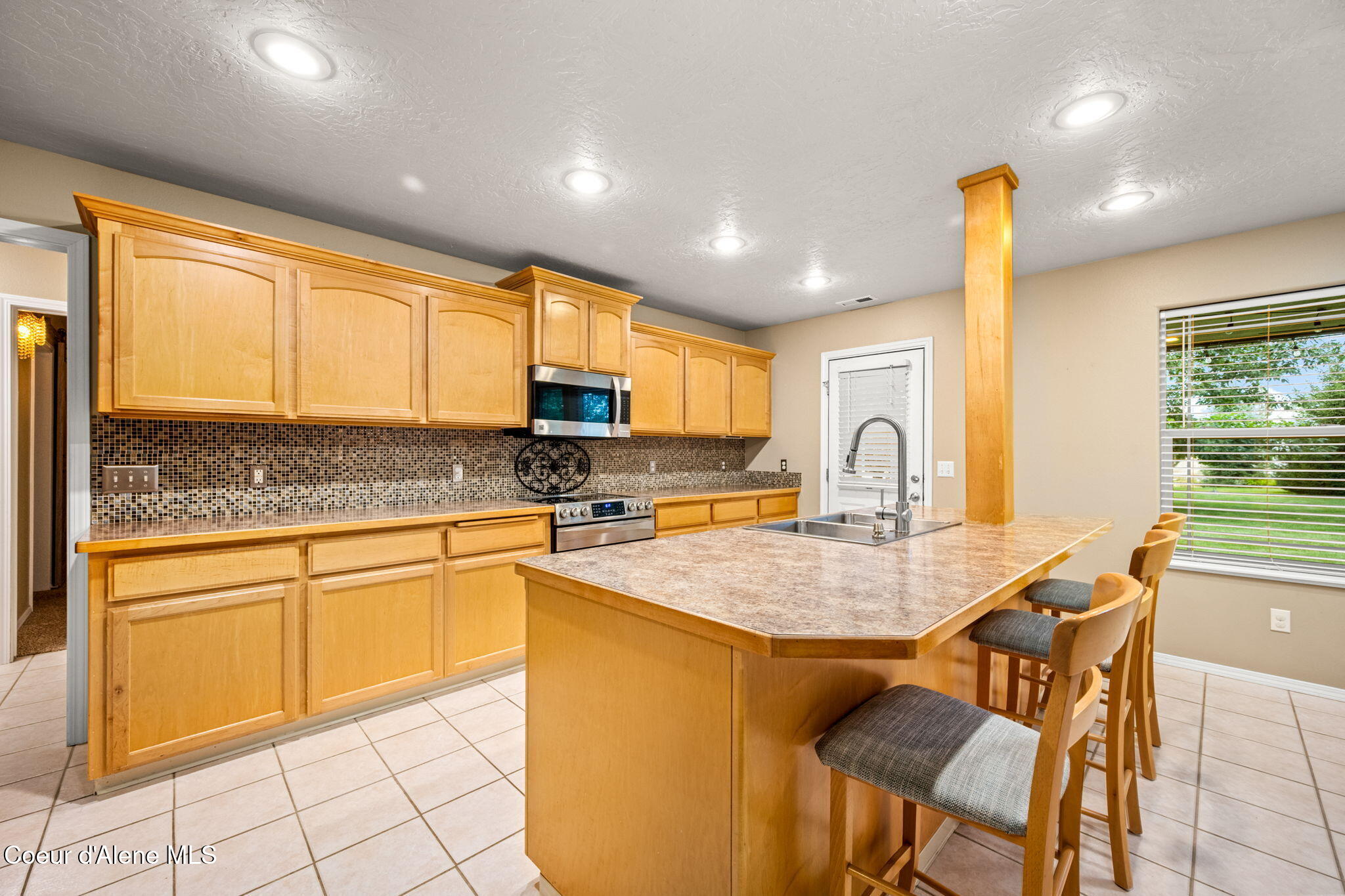 2591 West Diamond Bar Road Rathdrum, ID 83858 - Photo 18 of 41 Kitchen 3