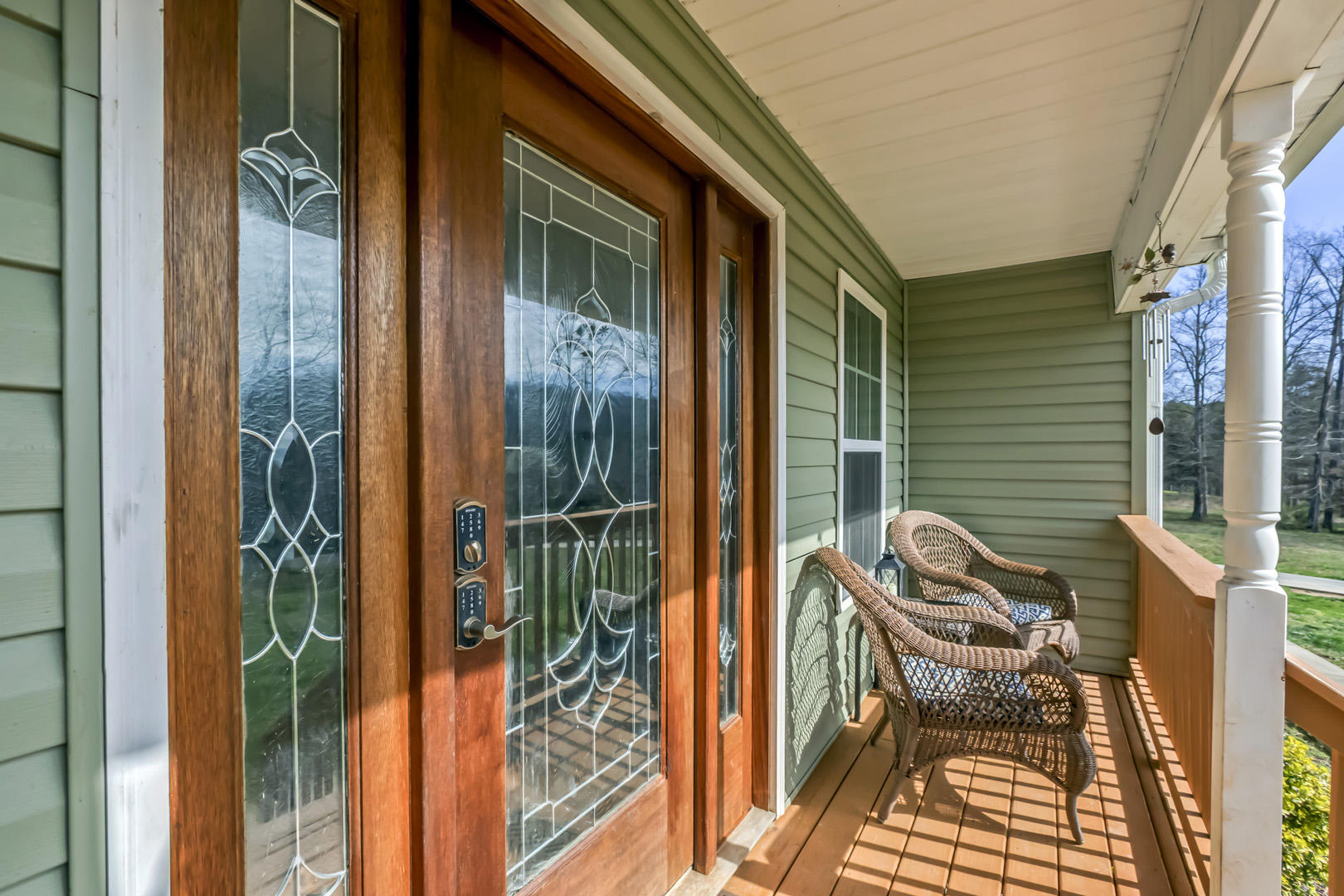 178 Lakehaven Circle Decatur, TN 37322 - Photo 3 of 27 03_LakehavenCircle_178_FrontPorch
