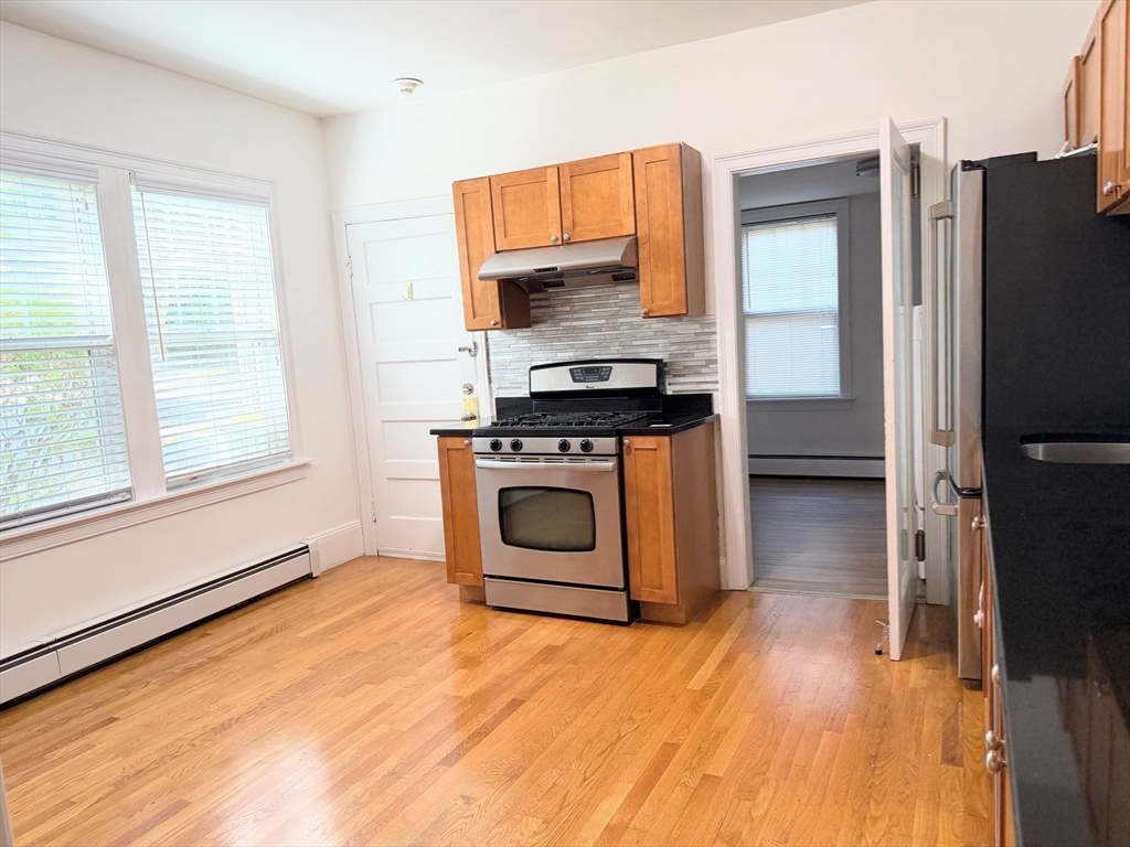 132 Middlesex Road, Unit 1 Chestnut Hill, MA 02467 - Photo 9 of 24 Gallery Image 9