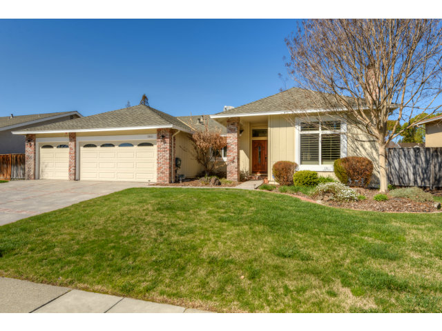 3311 Veracruz Drive San Ramon, CA 94583 - Photo 1 of 21 a front view of a house with garden
