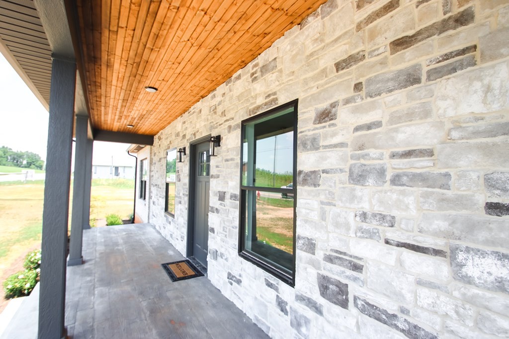 14165 Old Kentucky Road Walling, TN 38587 - Photo 5 of 23 Gallery Image 5