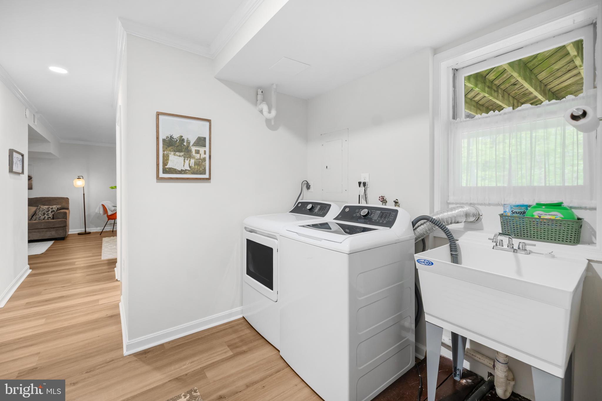 20808 Wild Goose Lane Leesburg, VA 20175 - Photo 60 of 86 a view of kitchen and sink