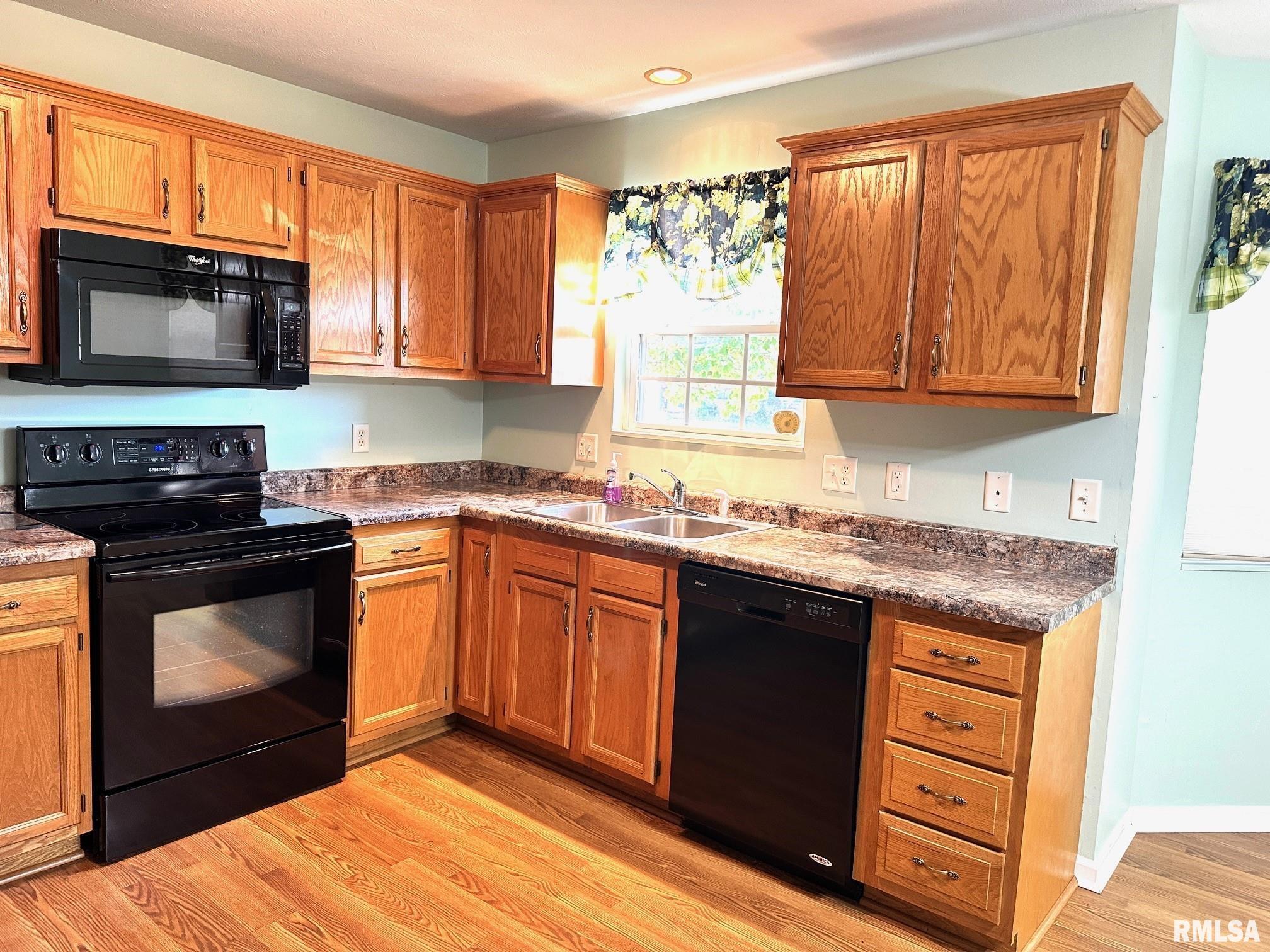 2409 Cormorant Drive Springfield, IL 62711 - Photo 8 of 13 Gallery Image 8