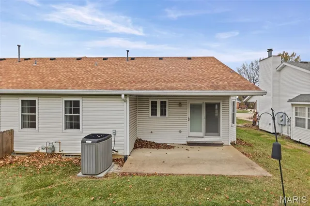 $220,000 | 18 Crabapple Lane, Glen Carbon, IL 62034